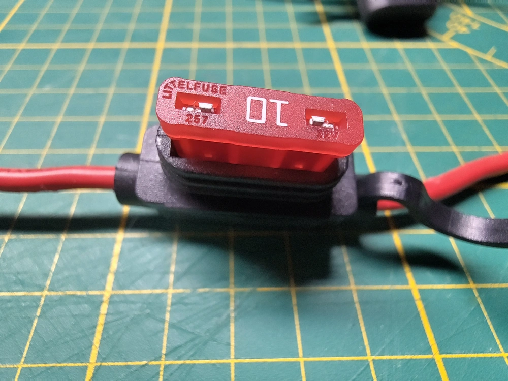 Added a second fuse to my Xiegu G90 power supply cable